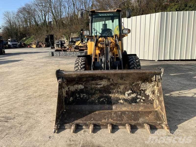 Volvo L28F 小型裝載機