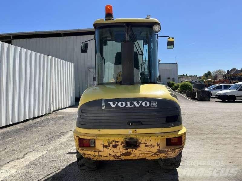 Volvo L30B-Z 小型裝載機
