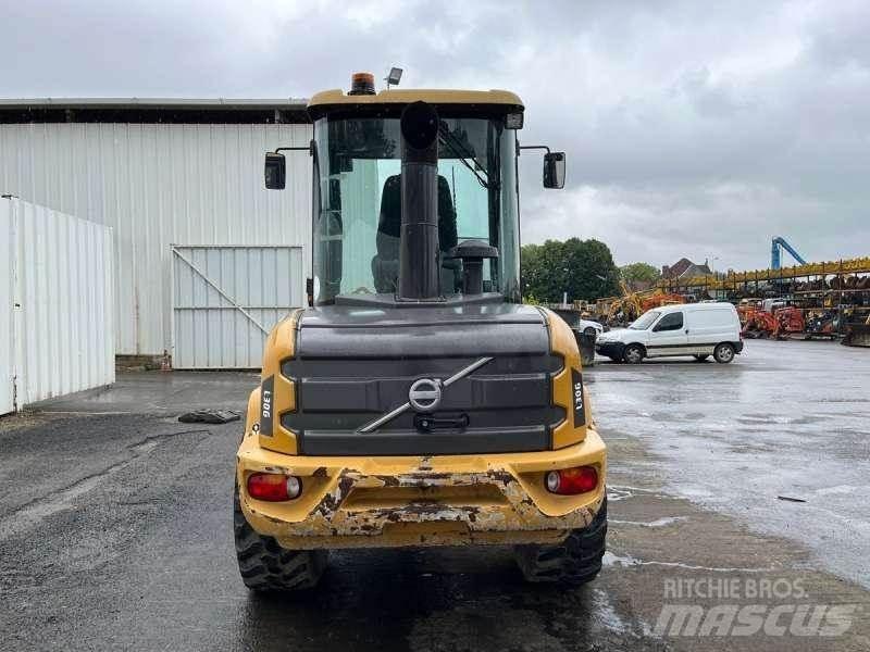 Volvo L30G 小型裝載機