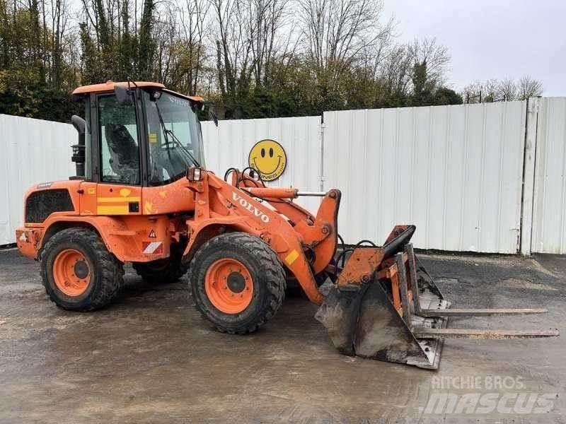 Volvo L30G 輪胎式裝載機