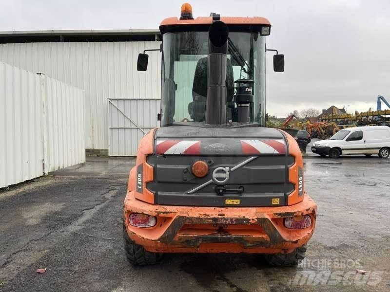 Volvo L30G 輪胎式裝載機