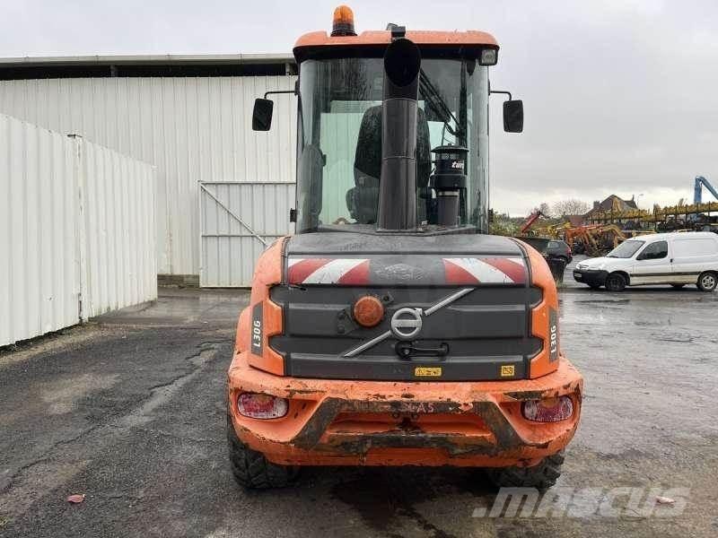 Volvo L30G 小型裝載機