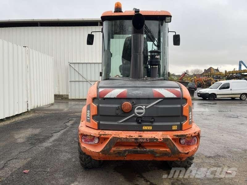 Volvo L30G 小型裝載機