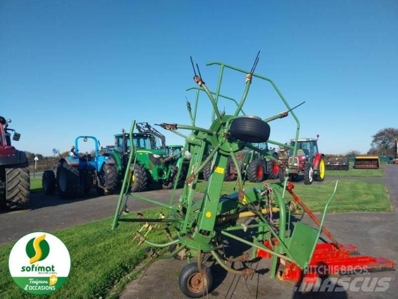 Krone KW550 耙與翻草機