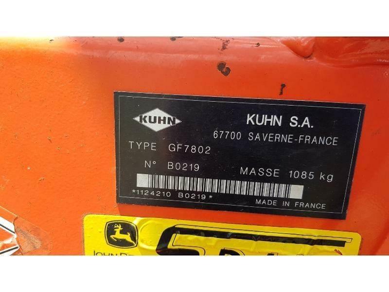 Kuhn GF7802 耙與翻草機