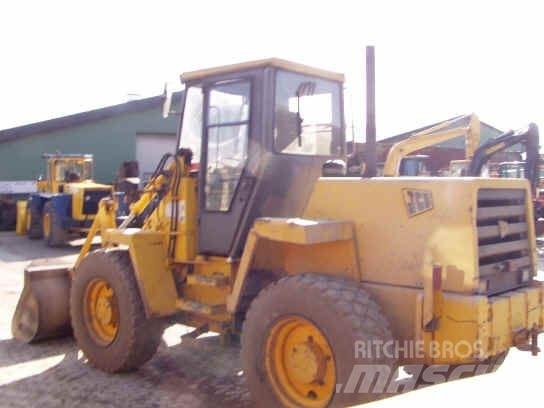 JCB 410 輪胎式裝載機