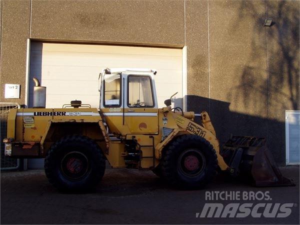 Liebherr 531 輪胎式裝載機