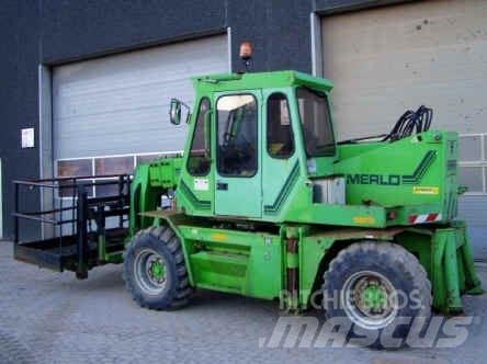 Merlo P25.11XS 伸縮臂操作車