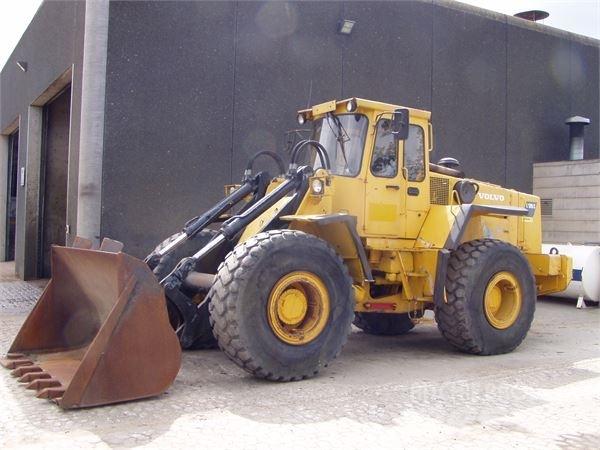 Volvo L120 輪胎式裝載機
