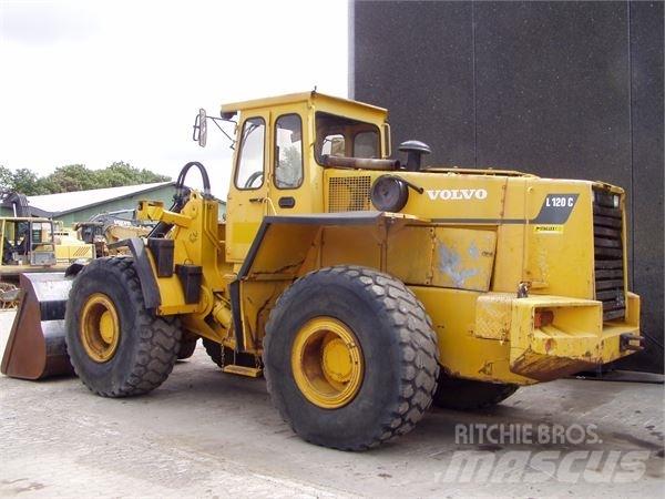 Volvo L120 輪胎式裝載機