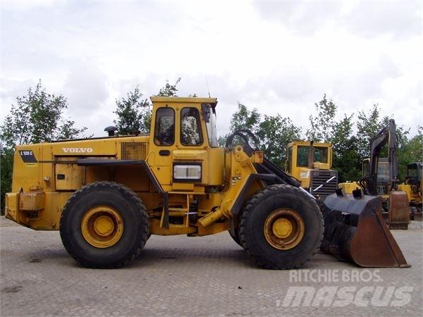 Volvo L120 輪胎式裝載機
