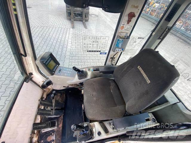 Liebherr R 914 B 駕駛室與內部