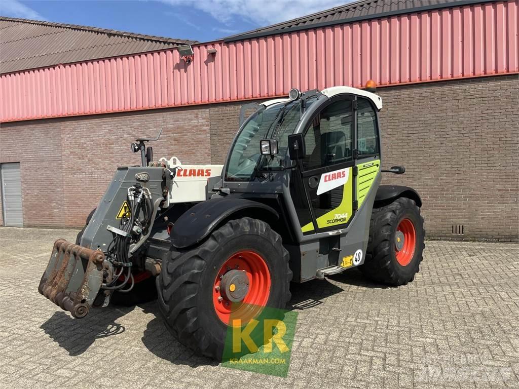 CLAAS Scorpion 農業用伸縮臂裝載機