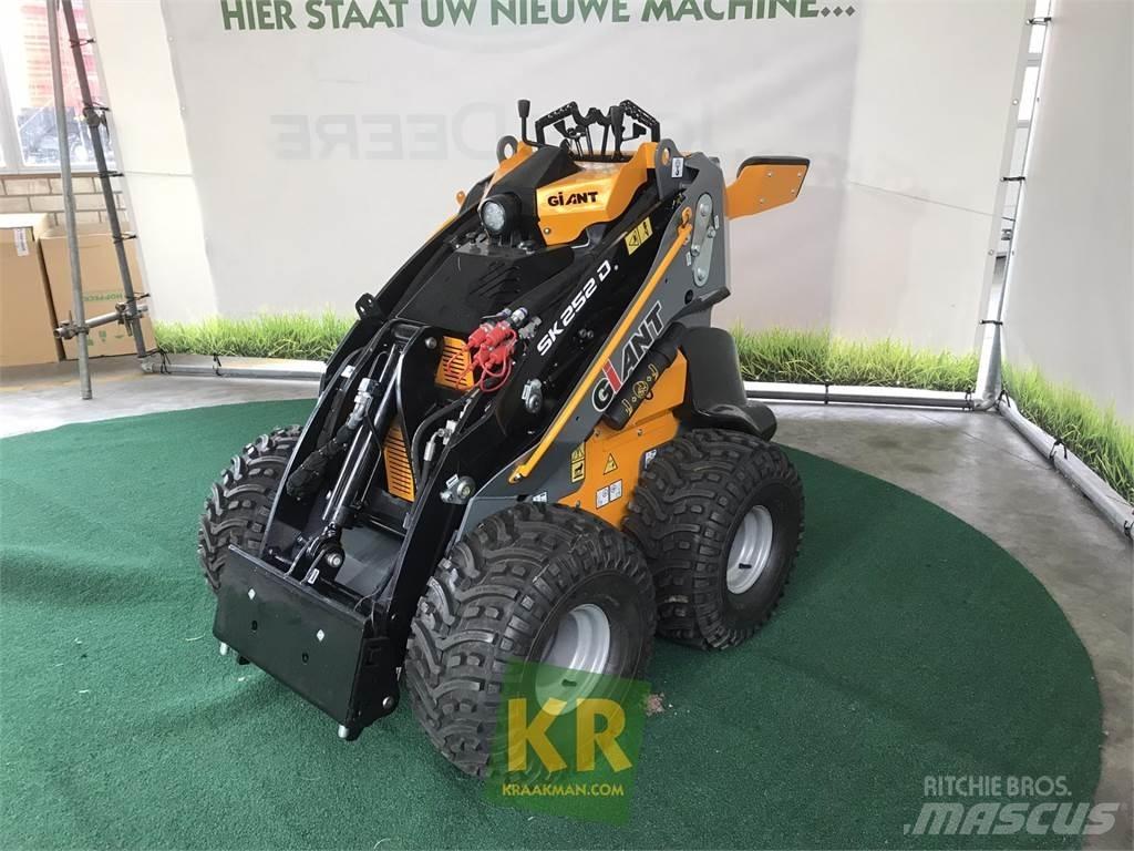 GiANT SK252D 前端裝載機和挖掘機