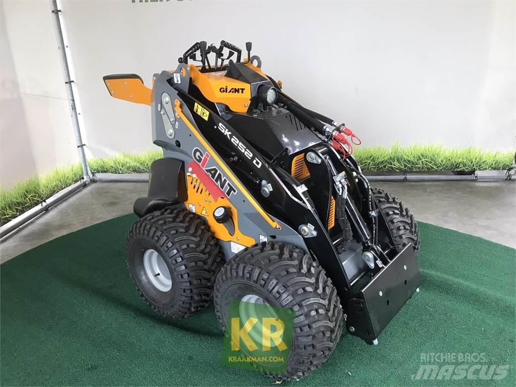 GiANT SK252D 前端裝載機和挖掘機