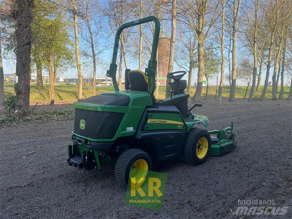 John Deere 1550 騎乘式割草機