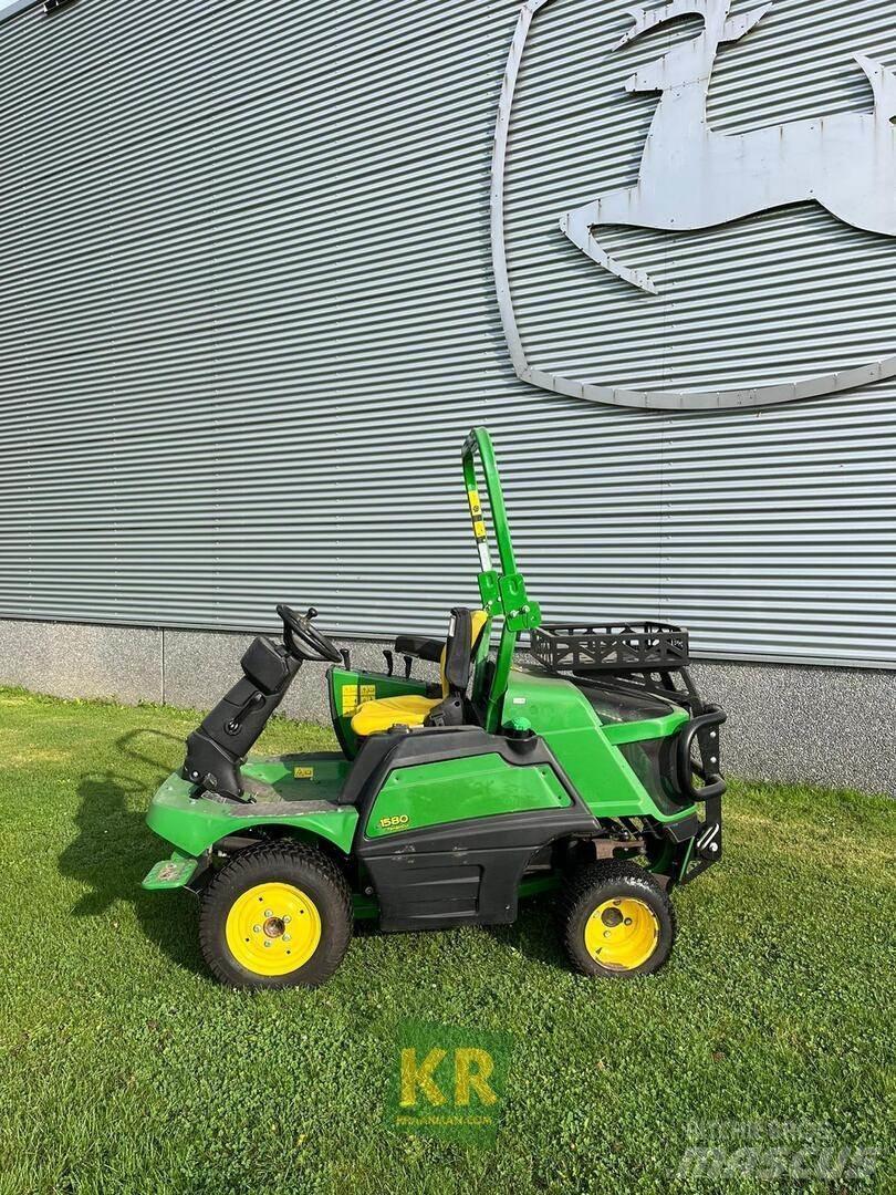 John Deere 1580 長草、修整和環繞割草機