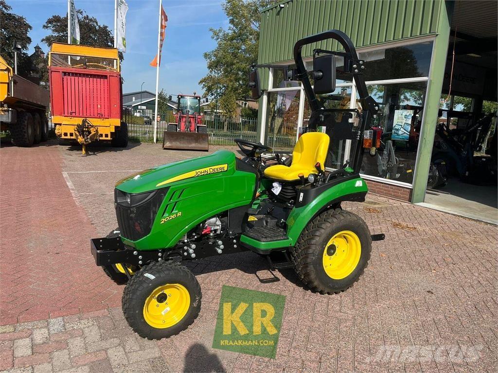 John Deere 2026R 小型曳引機