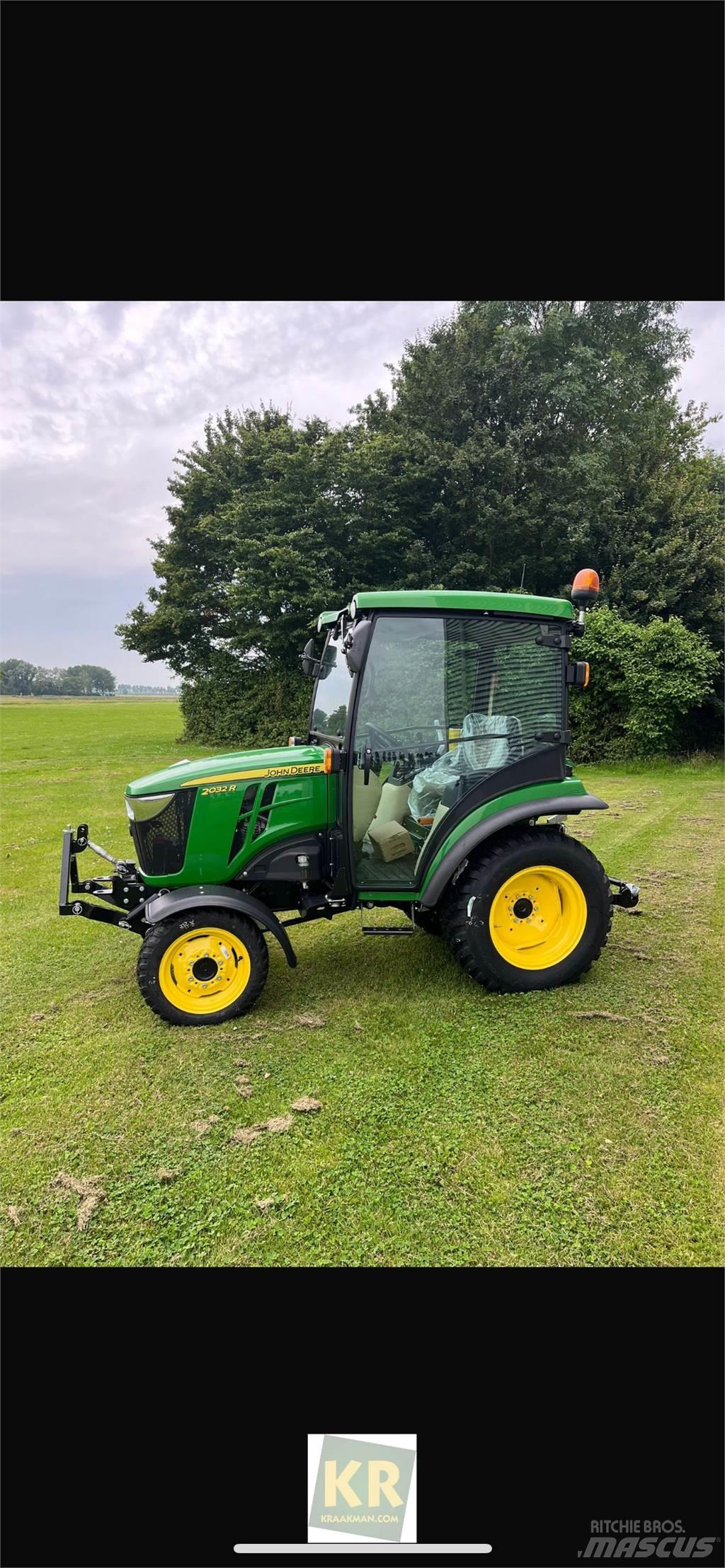 John Deere 2032R 小型曳引機