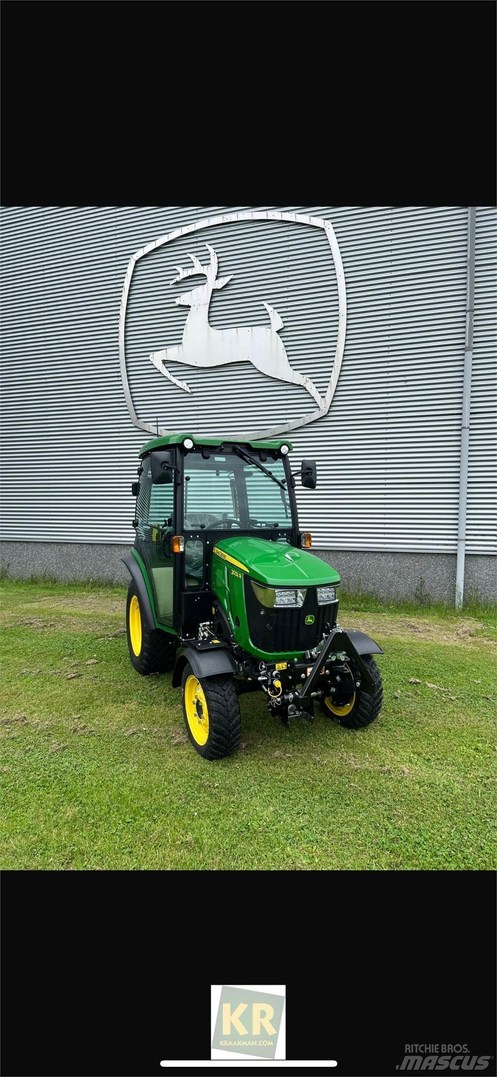 John Deere 2032R 小型曳引機