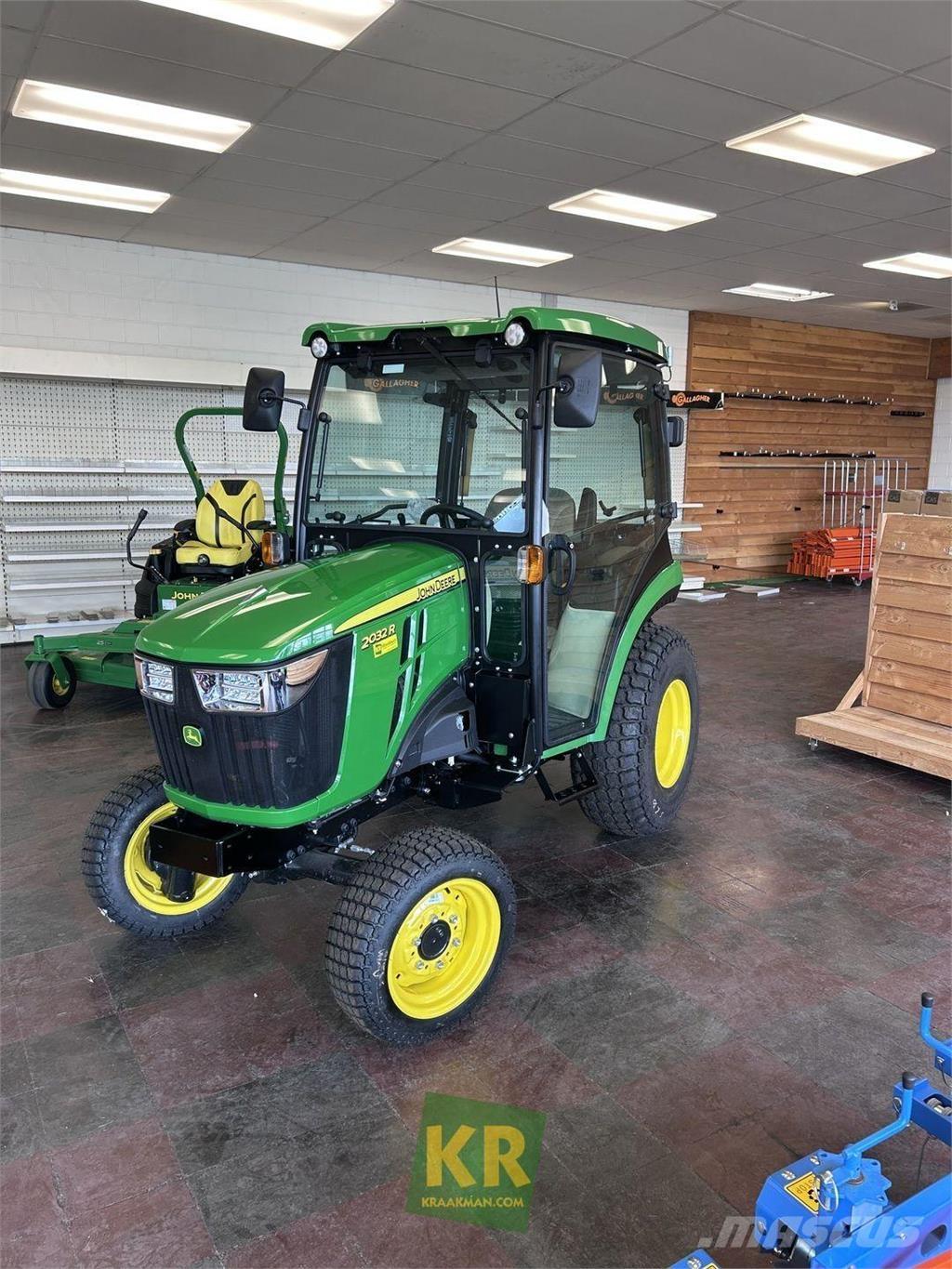 John Deere 2032R 小型曳引機