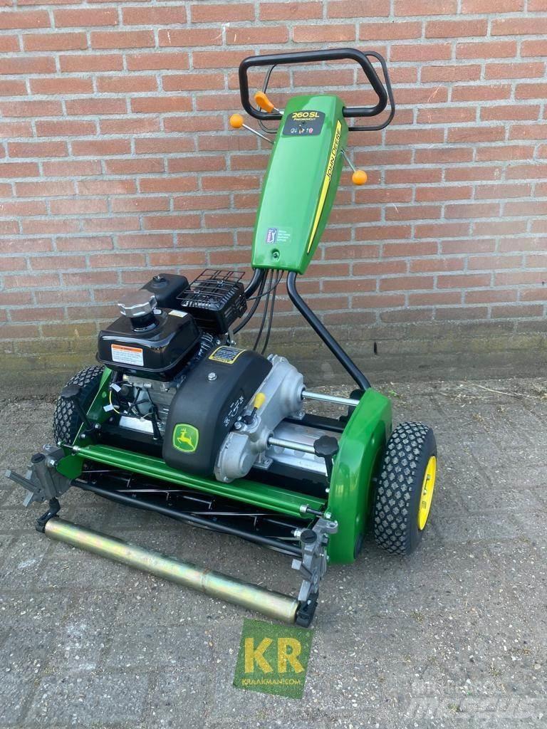 John Deere 260 果嶺割草機