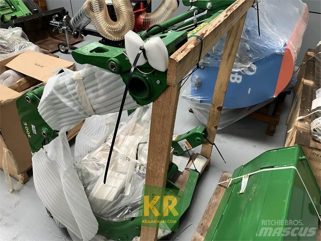 John Deere 300E 前端裝載機和挖掘機