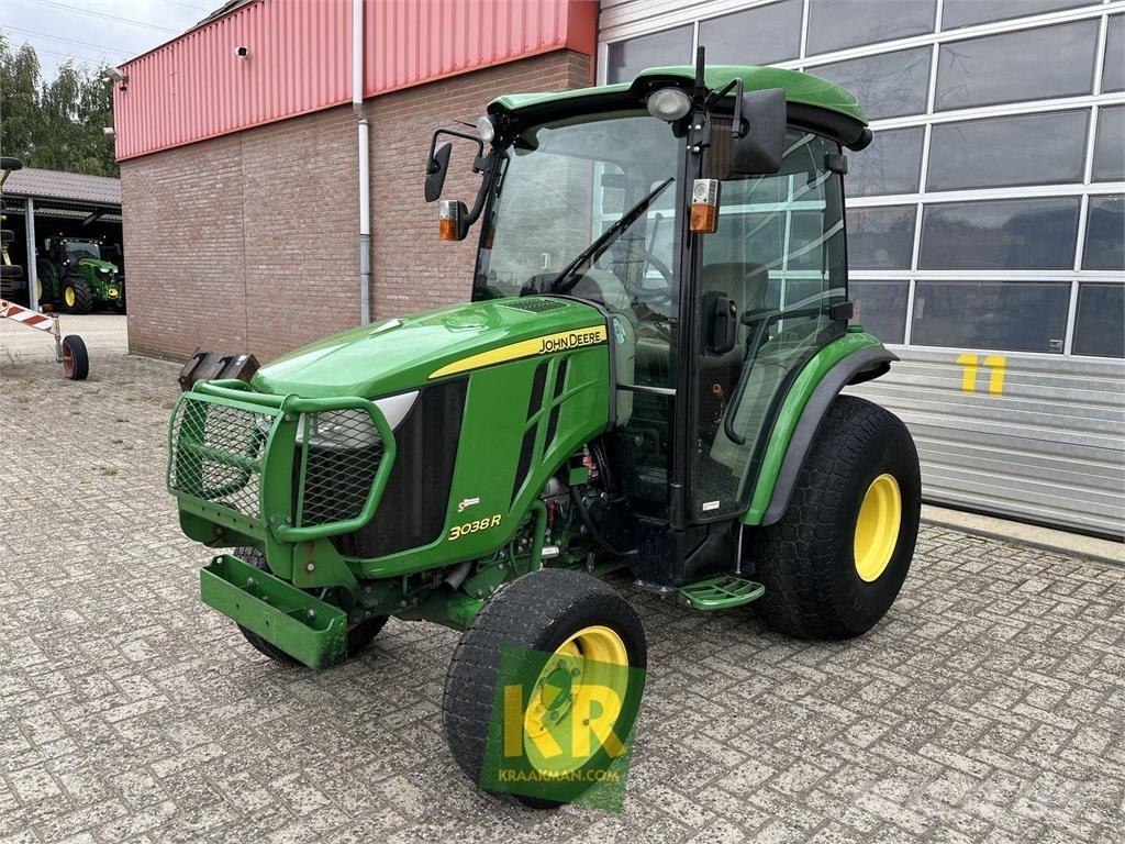 John Deere 3038R 小型曳引機