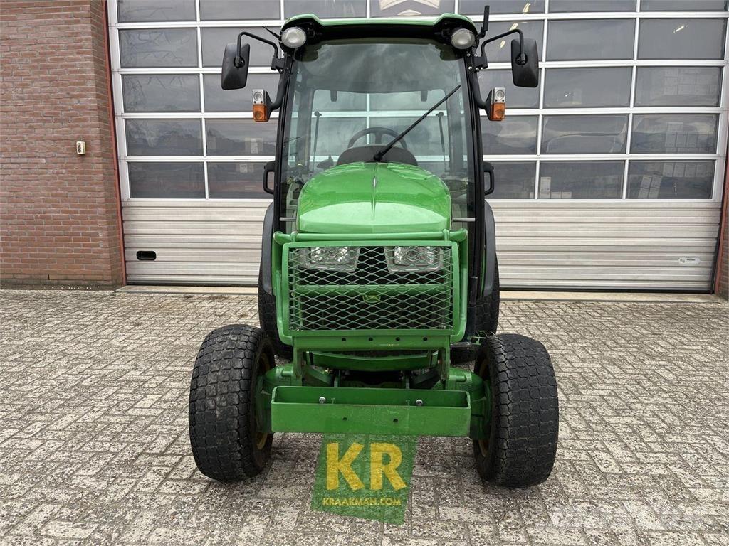 John Deere 3038R 小型曳引機