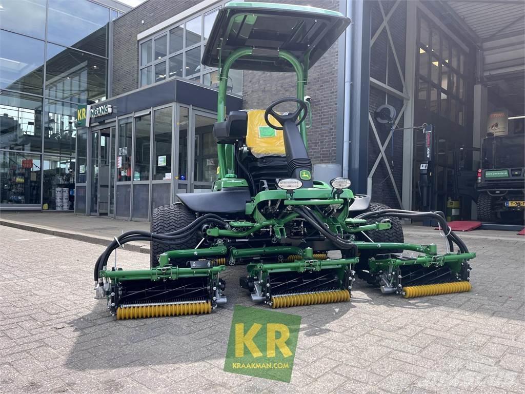 John Deere 8700A 果嶺割草機