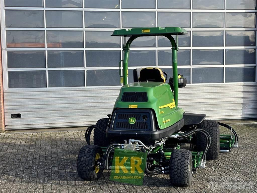 John Deere 8700A 果嶺割草機