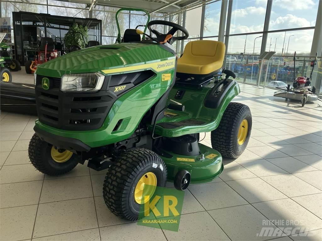 John Deere X107 騎乘式割草機