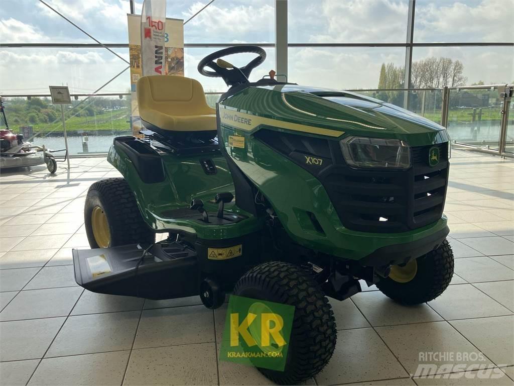 John Deere X107 騎乘式割草機
