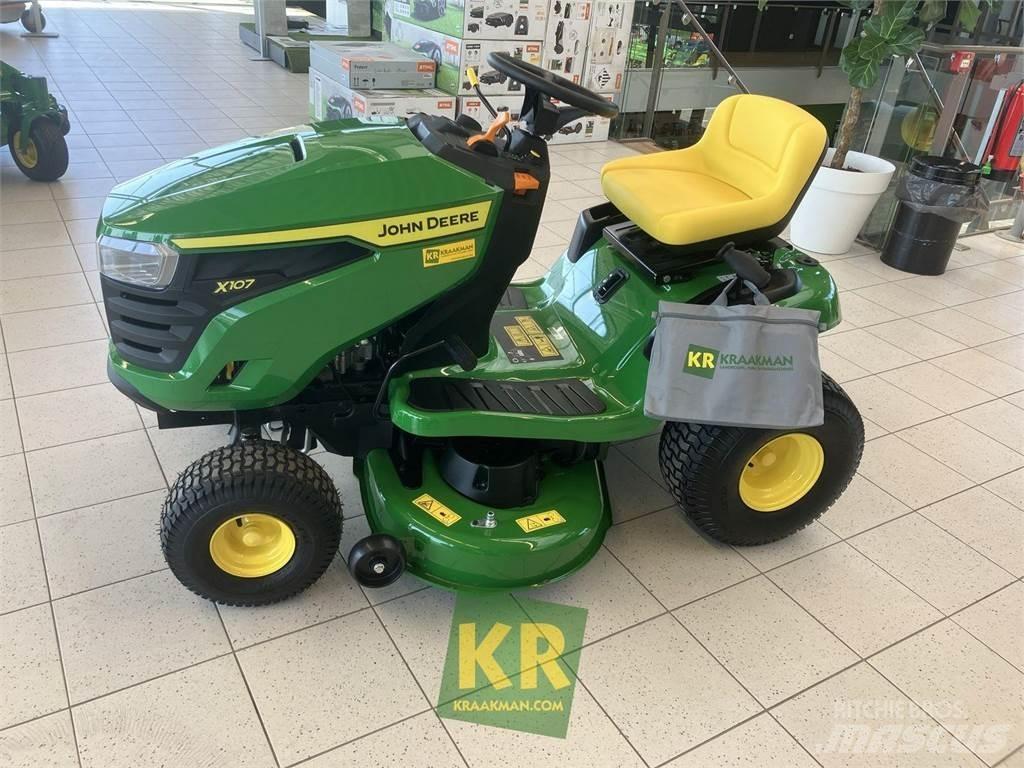 John Deere X107 騎乘式割草機