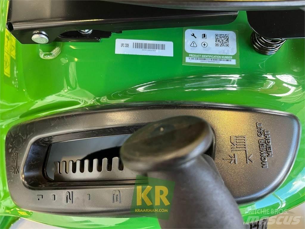 John Deere X127 騎乘式割草機