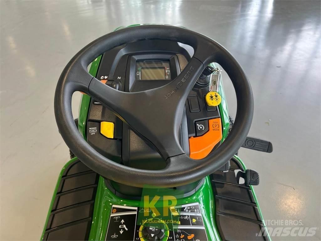 John Deere X380 騎乘式割草機