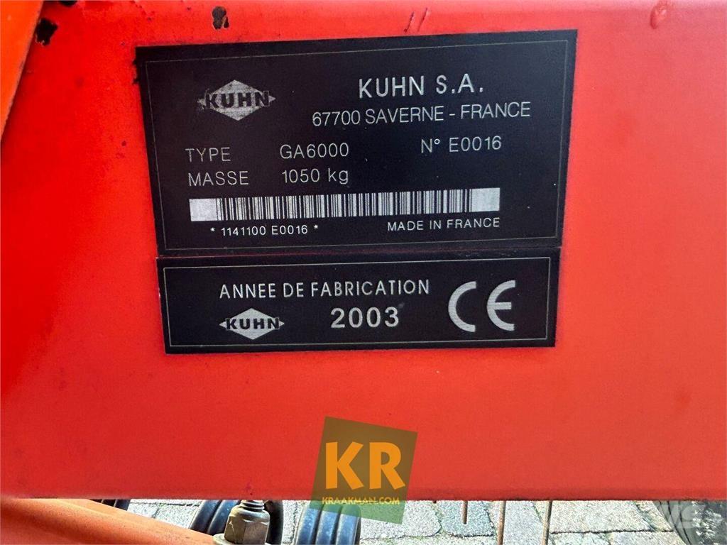 Kuhn GA 6000 耙與翻草機
