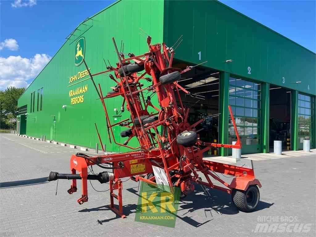 Kuhn GF 10601 耙與翻草機