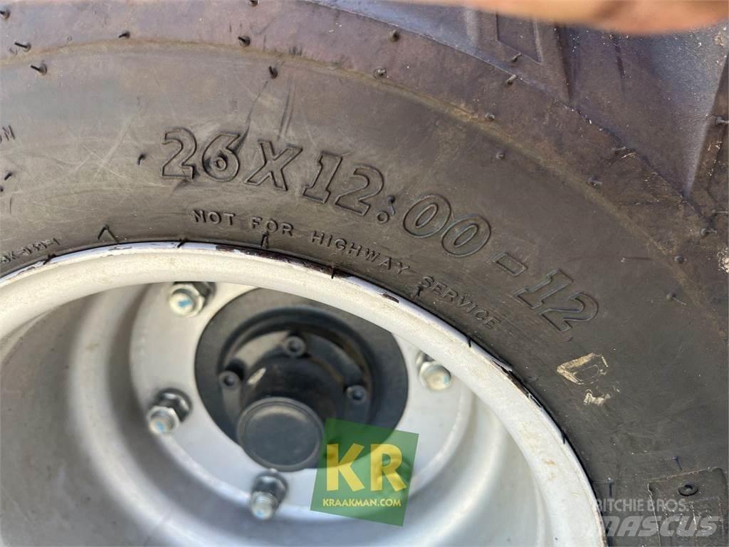 Thaler 2326S 前端裝載機和挖掘機