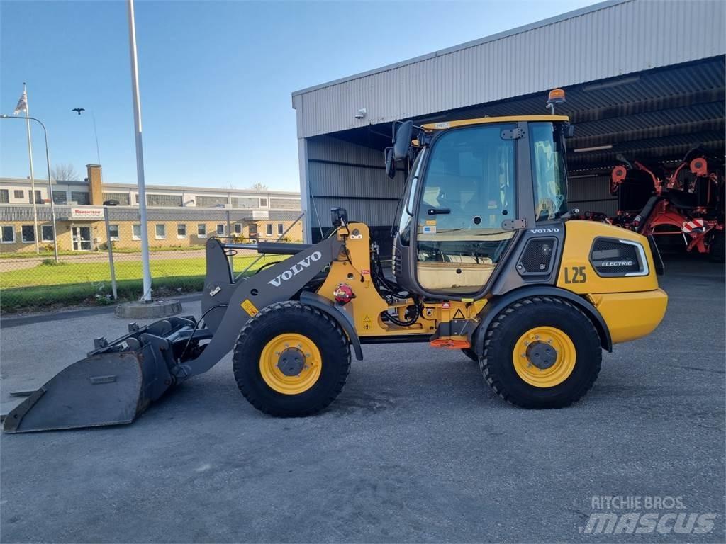 Volvo JL25H 小型裝載機