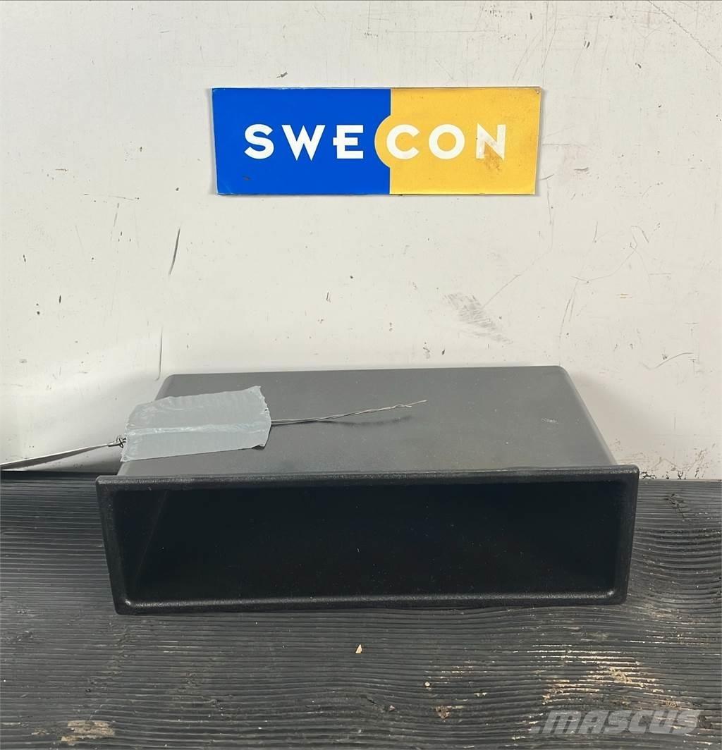 Volvo BOX 駕駛室與內部