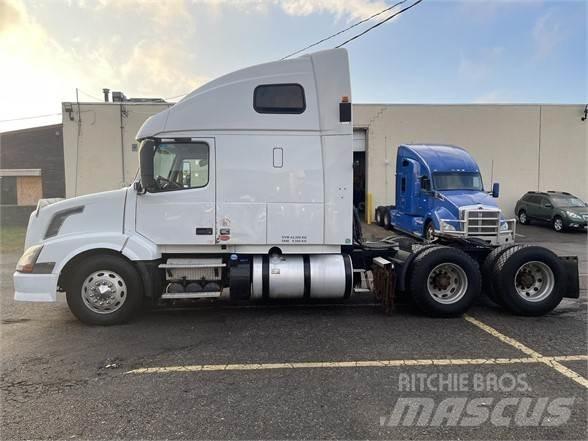 Volvo VNL64T670 曳引機組件