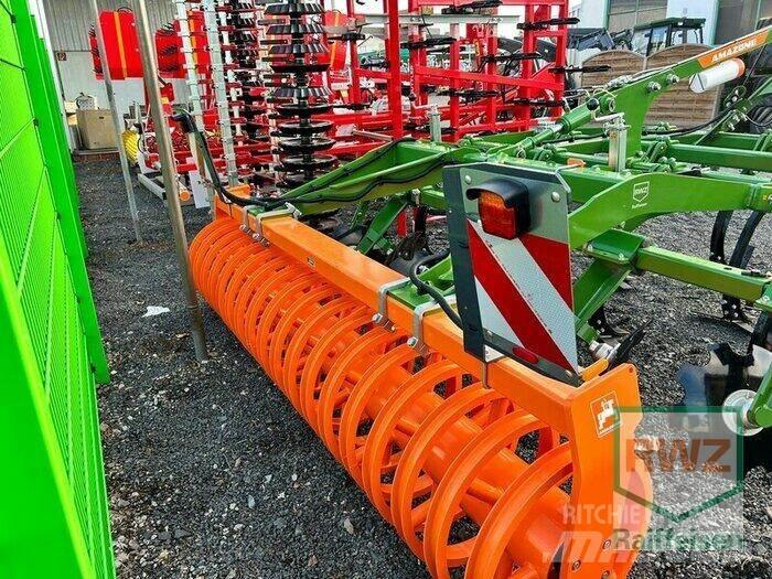 Amazone Cenius 3003 中耕管理機