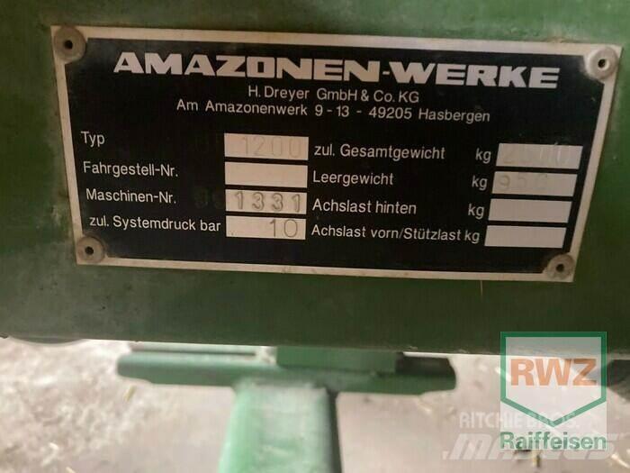 Amazone UF 1200 牽引式噴霧機