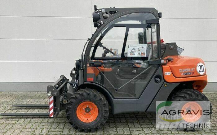 Ausa T144H 農業用伸縮臂裝載機