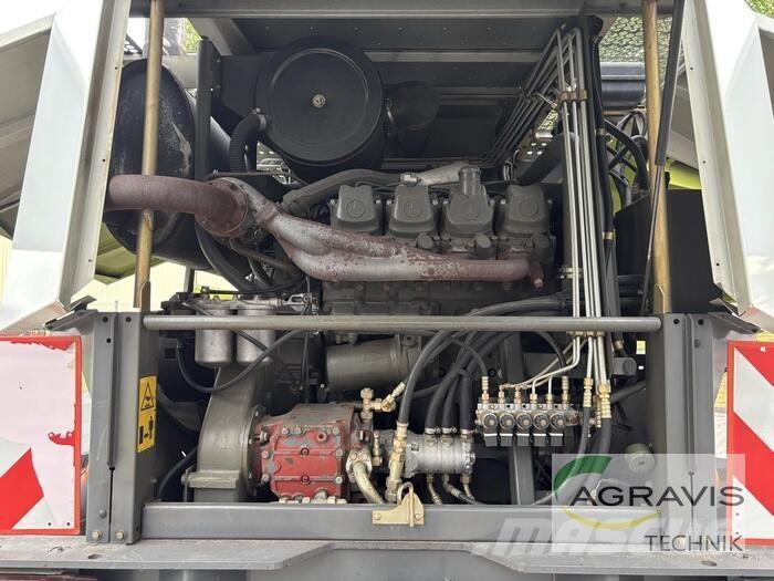 CLAAS JAGUAR 840 自走式飼料採集機