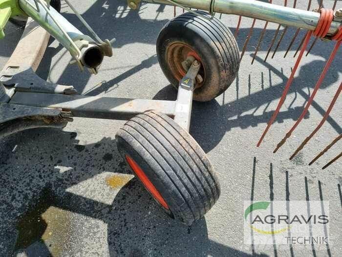 CLAAS LINER 2700 耙與翻草機