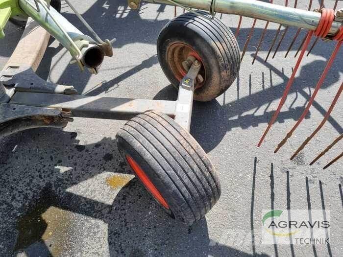 CLAAS LINER 2700 耙與翻草機