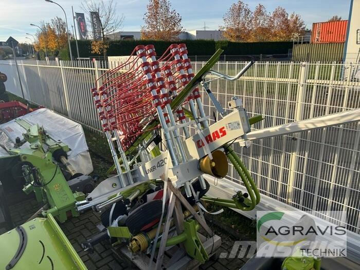 CLAAS LINER 420 耙與翻草機