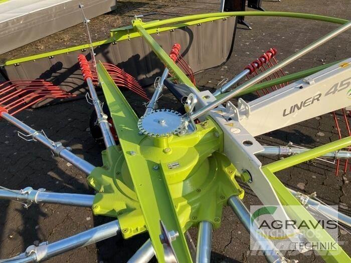 CLAAS LINER 450 耙與翻草機
